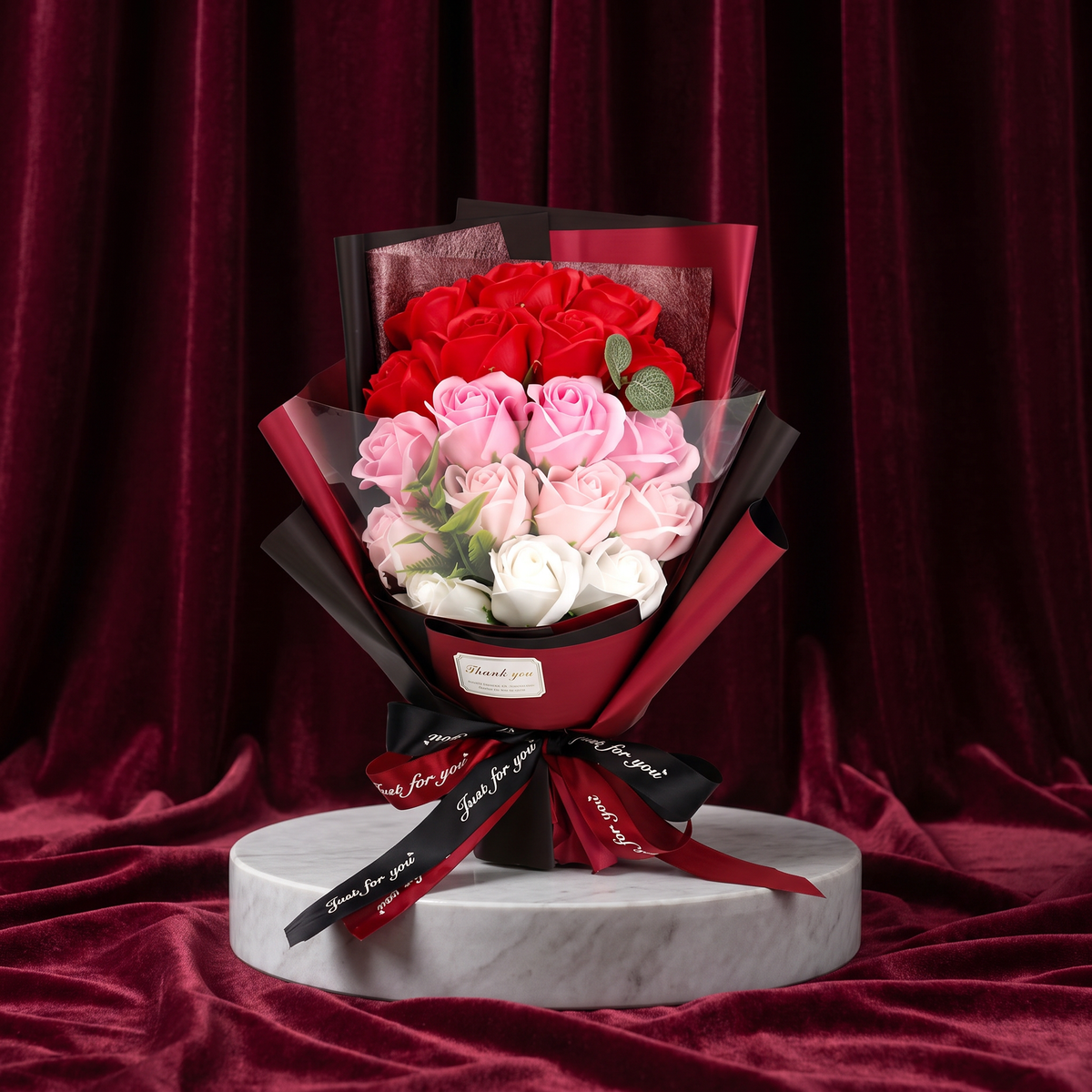 Coffret Rose Dorée, Rouge Dégradé – czerwone cieniowane róże z mydła
